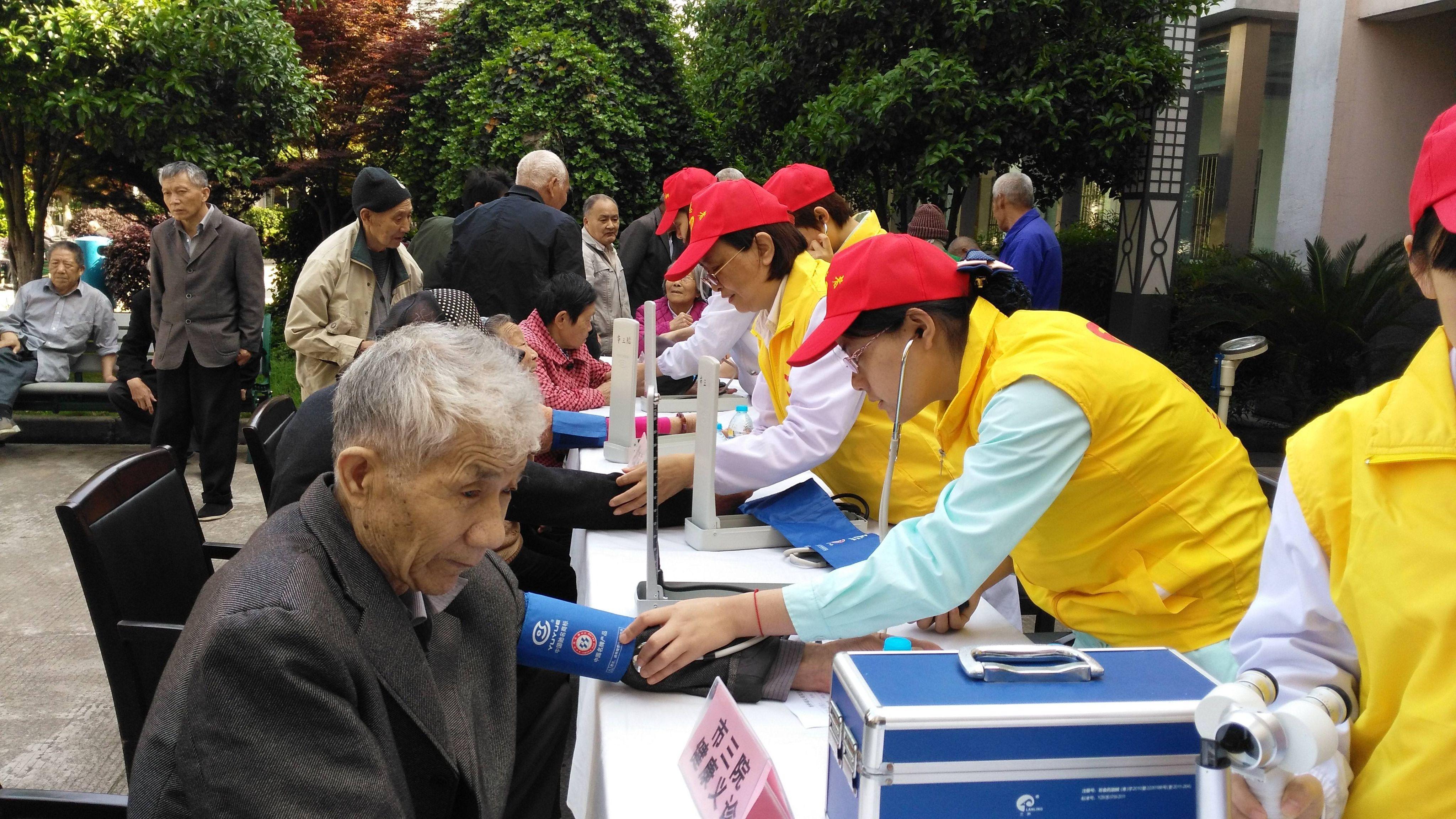 2021年,农村社保新政,农民养老有三大调整,这些问题要注意
