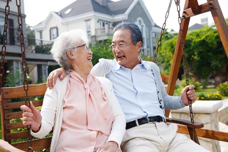 人过40,为什么有的人显老,有得人却显得很年轻?