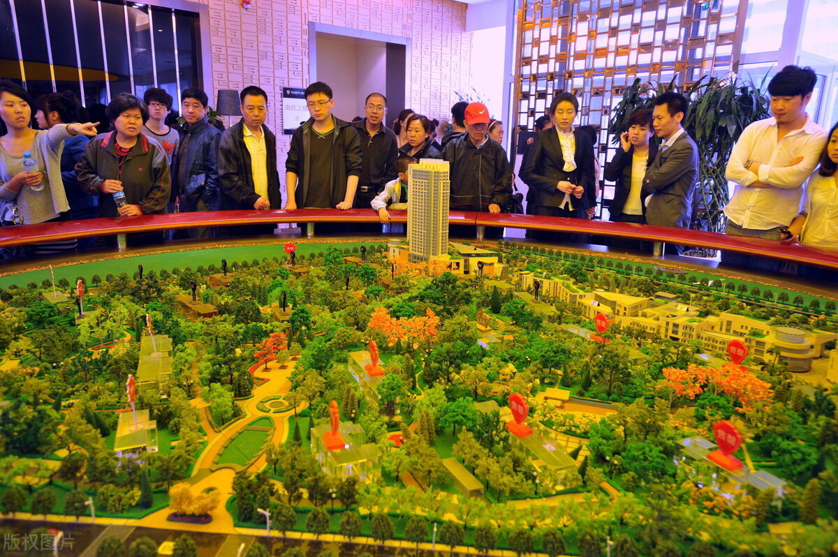 2021年楼市调控井喷,房价怎么变?想买房的人怎么办?