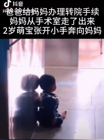 女童被妈妈饿成干尸,亲爸狂扇婴儿巴掌:你不知道,孩子有多爱你