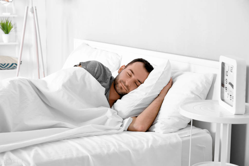 男人怎么睡觉才会更健康呢？