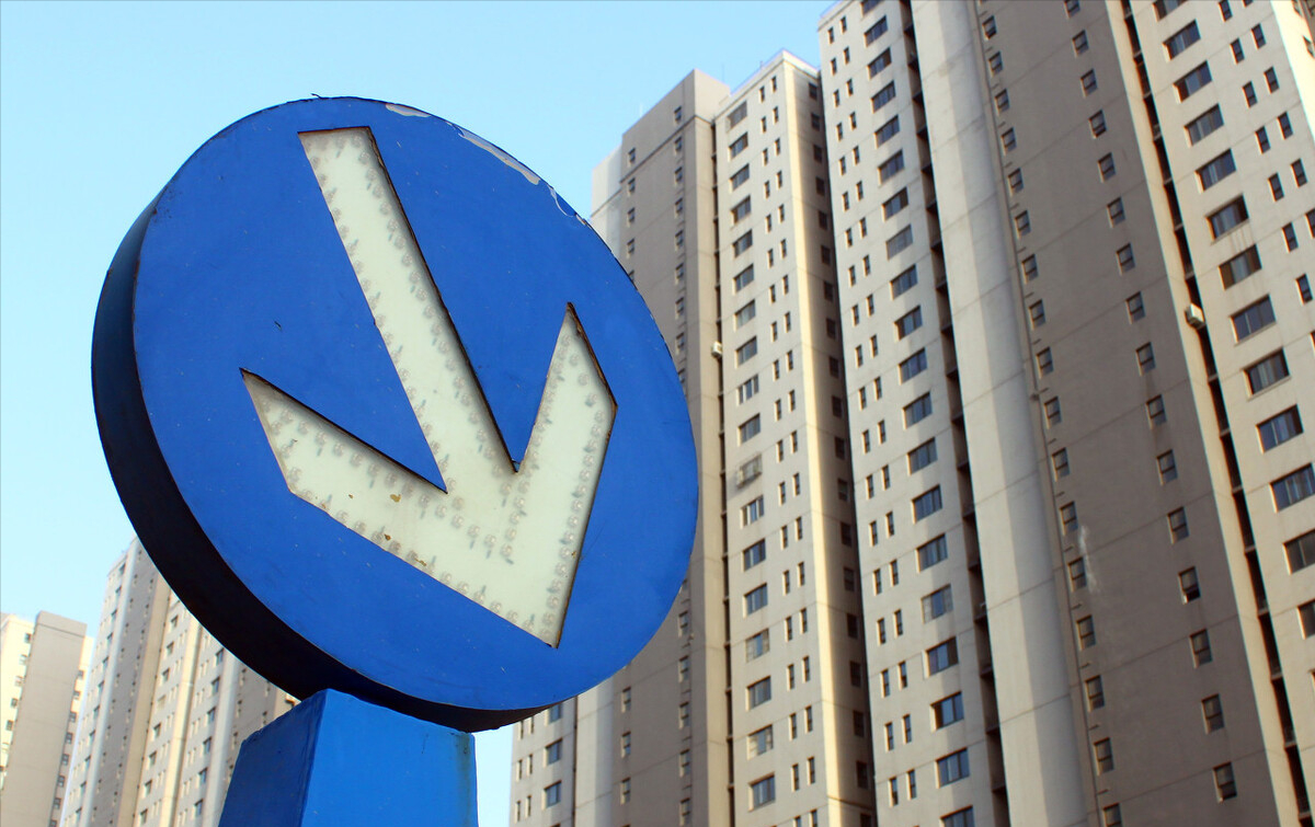 又一个一线城市收紧房贷,利率上调背后,楼市迎来新变局?