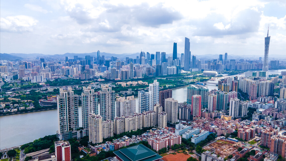 又一个一线城市收紧房贷,利率上调背后,楼市迎来新变局?