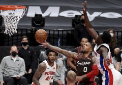 「英超狼队赞助商」NBA直播：狂砍53分开