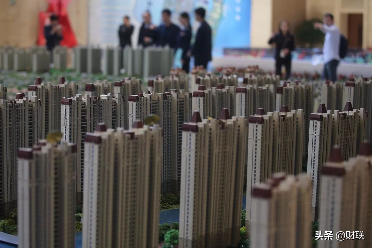 买不起还卖不掉?楼市陷入尴尬境地,曹德旺、任正非各抒己见