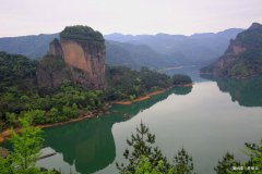 江西铜钹山腹地下庄坑，山花烂漫野趣