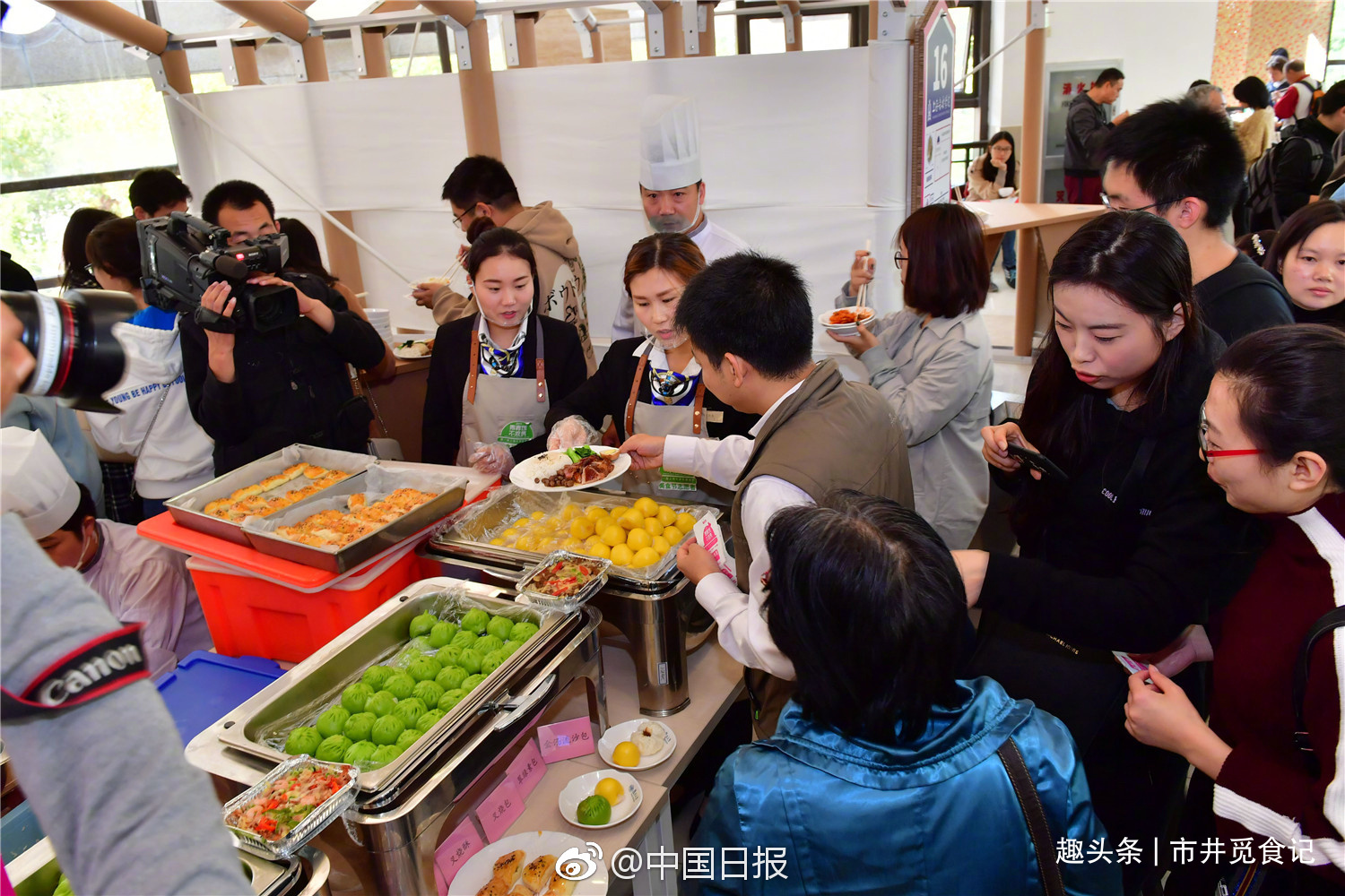 复旦大学的食堂有多实惠，粥3角，东坡肉3块2，上好大学太值了