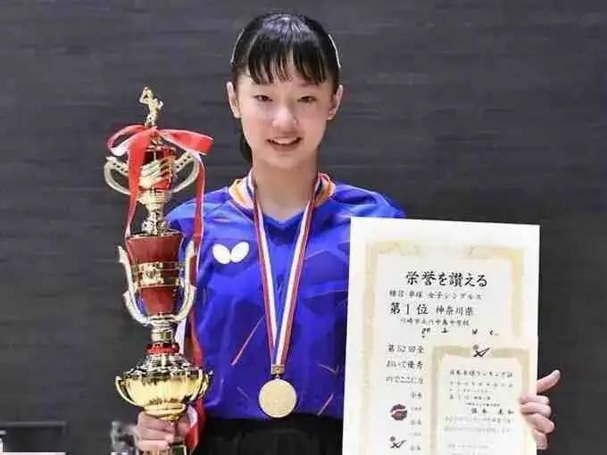 13岁乒二代夺全国冠军，其哥哥是国乒劲敌，妈妈是邓亚萍队友