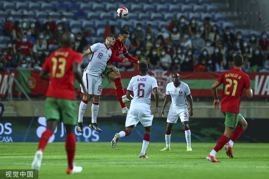 C罗破门莱奥"快乐"中柱 葡萄牙3-0完胜卡塔尔