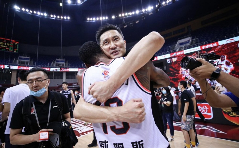 祝贺杜锋!广东正式续约威姆斯,第二阶段到队,冲四连冠超马布里