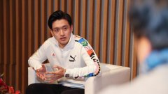 中国首位F1正式车手周冠宇加入阿尔法罗