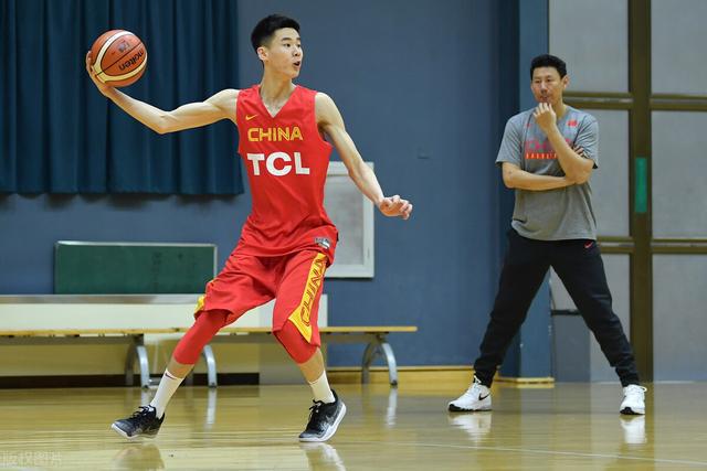 中国男篮世预赛绝对实力碾压日本男篮，有望双杀对手