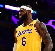 NBA常规赛湖人大战公牛，湖人队多达8名