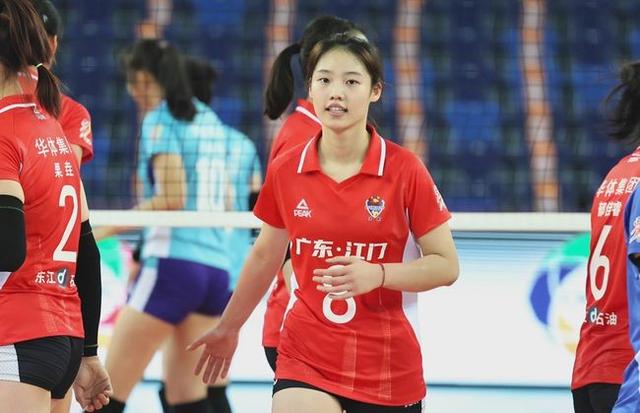 中国女排又一小将横空出世,16天才主攻接班朱婷,联手李盈莹无解