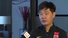 新任中国男子足球队主帅李霄鹏接受了