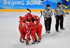 冬奥冰球小组赛最后一轮，瑞典队常规