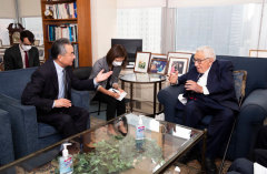 王毅在纽约见了基辛格，谈了台湾问题