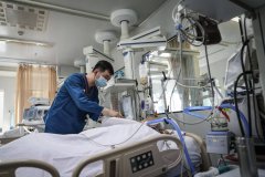 媒体：购药与治重症之外，殡葬服务也